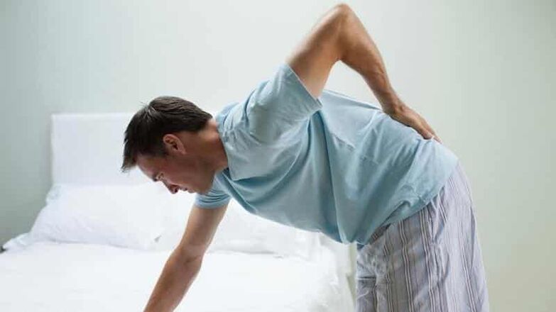 Pourquoi le dos fait-il mal dans le bas du dos et que faire
