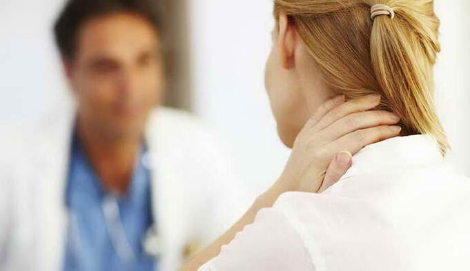Un appel à un médecin en cas de suspicion d'ostéochondrose